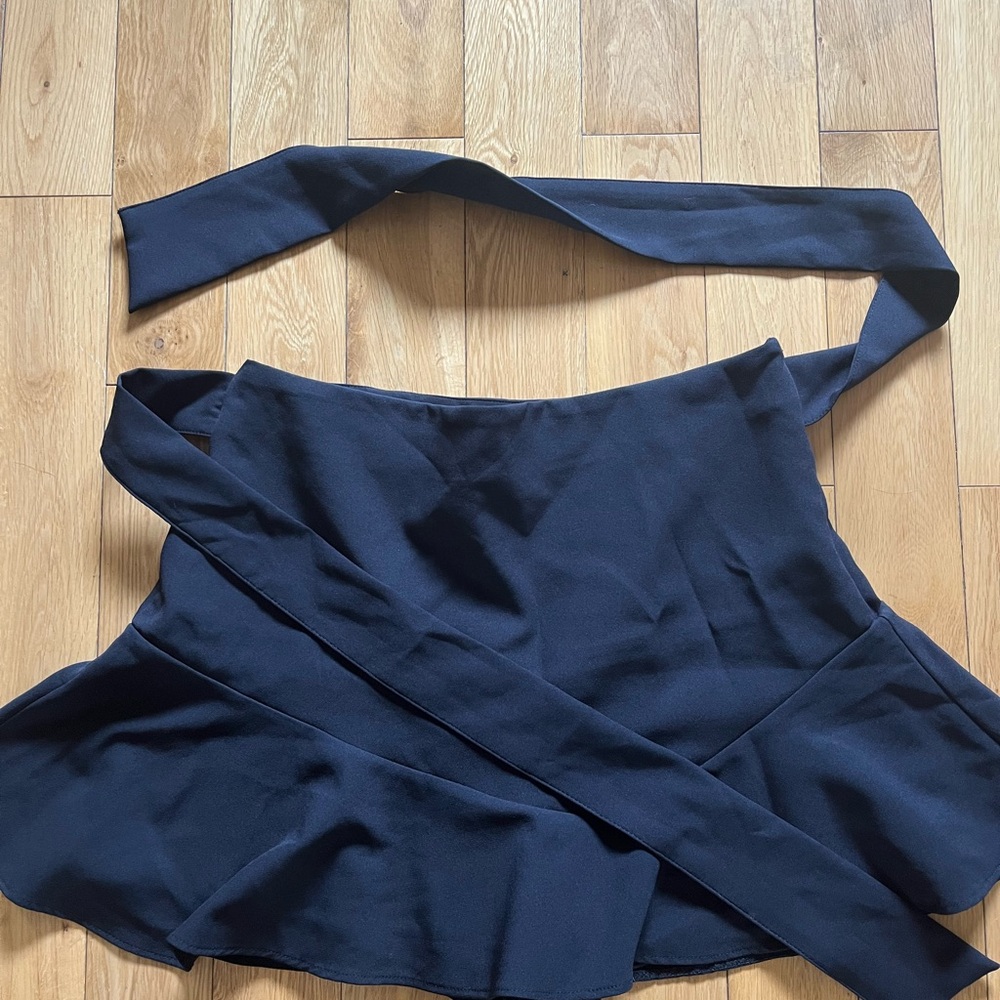 Zara short black skort L